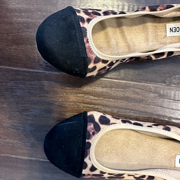 Steve Madden Leopard Print Flat - Picture 2 of 7